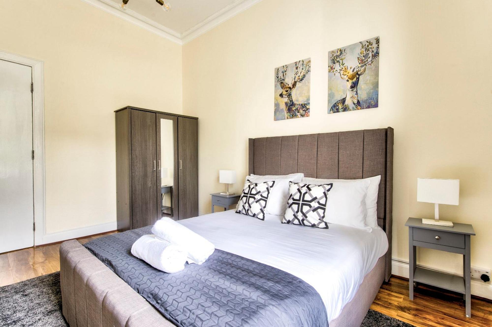 Stunning 5 Bedroom Apt, Close To City Centre, Sec, Hydro And Motorway Глазгоу Екстериор снимка