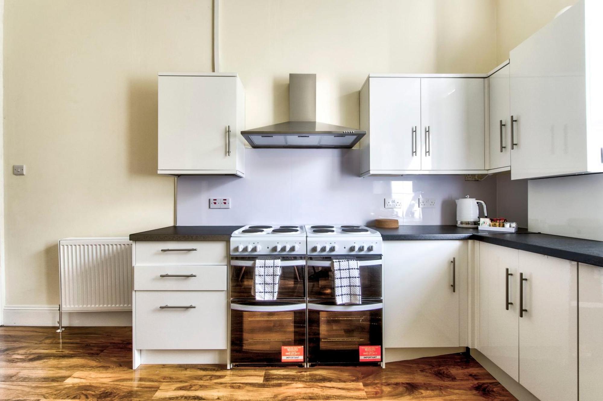 Stunning 5 Bedroom Apt, Close To City Centre, Sec, Hydro And Motorway Глазгоу Екстериор снимка