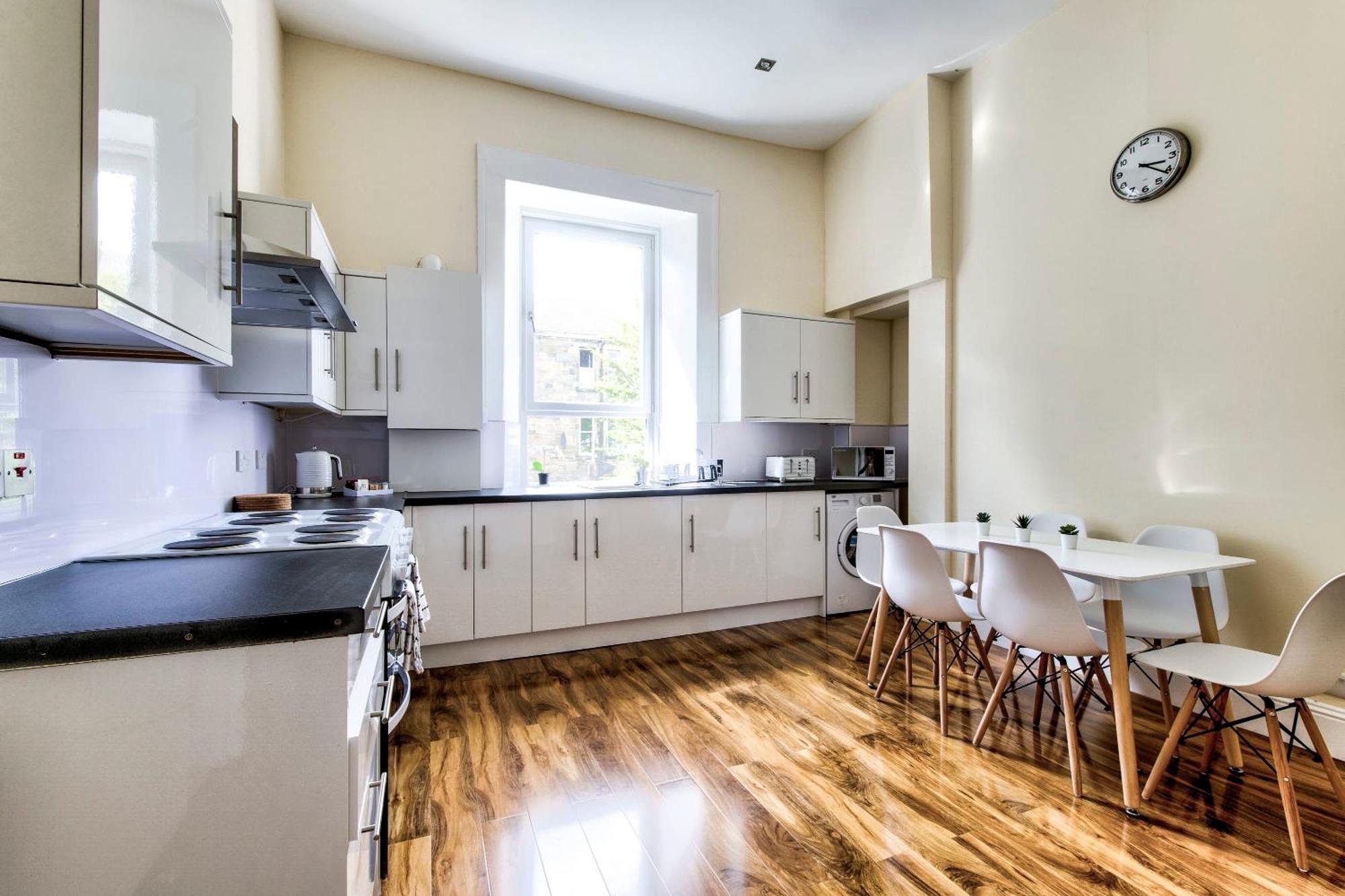 Stunning 5 Bedroom Apt, Close To City Centre, Sec, Hydro And Motorway Глазгоу Екстериор снимка
