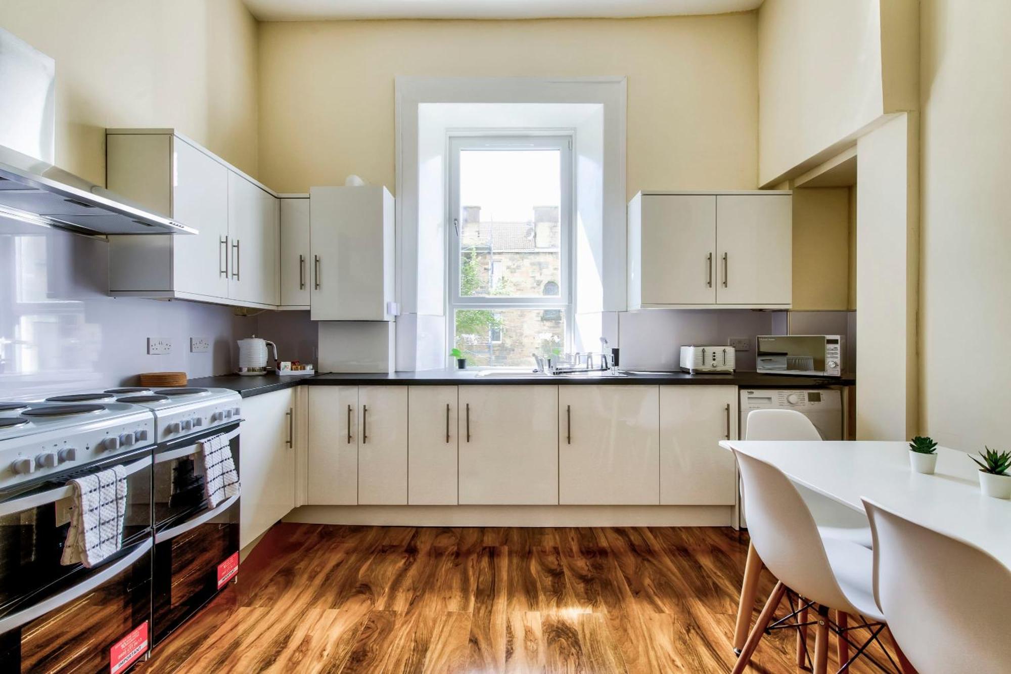 Stunning 5 Bedroom Apt, Close To City Centre, Sec, Hydro And Motorway Глазгоу Екстериор снимка