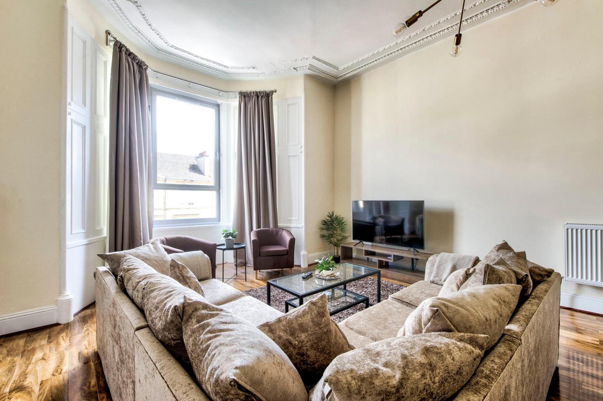 Stunning 5 Bedroom Apt, Close To City Centre, Sec, Hydro And Motorway Глазгоу Екстериор снимка