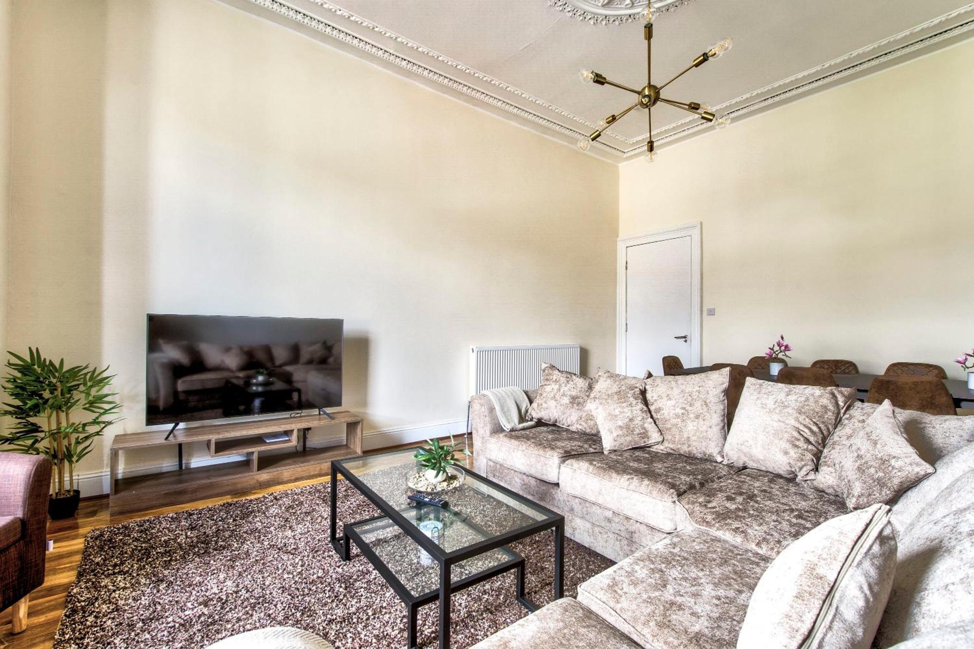 Stunning 5 Bedroom Apt, Close To City Centre, Sec, Hydro And Motorway Глазгоу Екстериор снимка