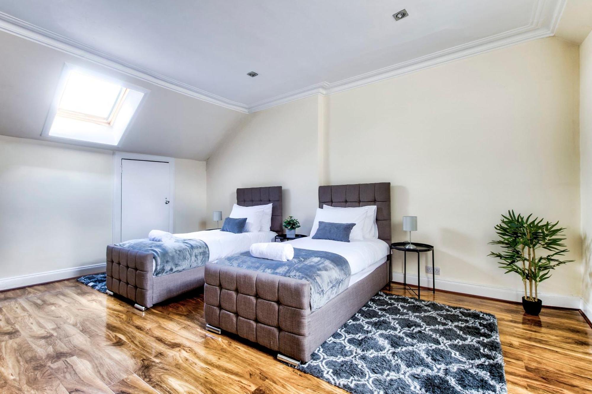 Stunning 5 Bedroom Apt, Close To City Centre, Sec, Hydro And Motorway Глазгоу Екстериор снимка